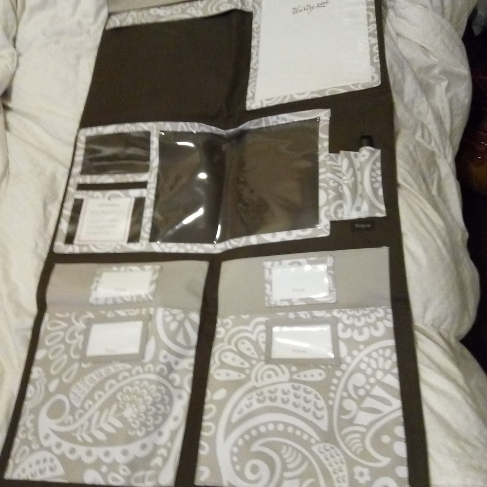 627) wall organizer. NWOT. Thirty one